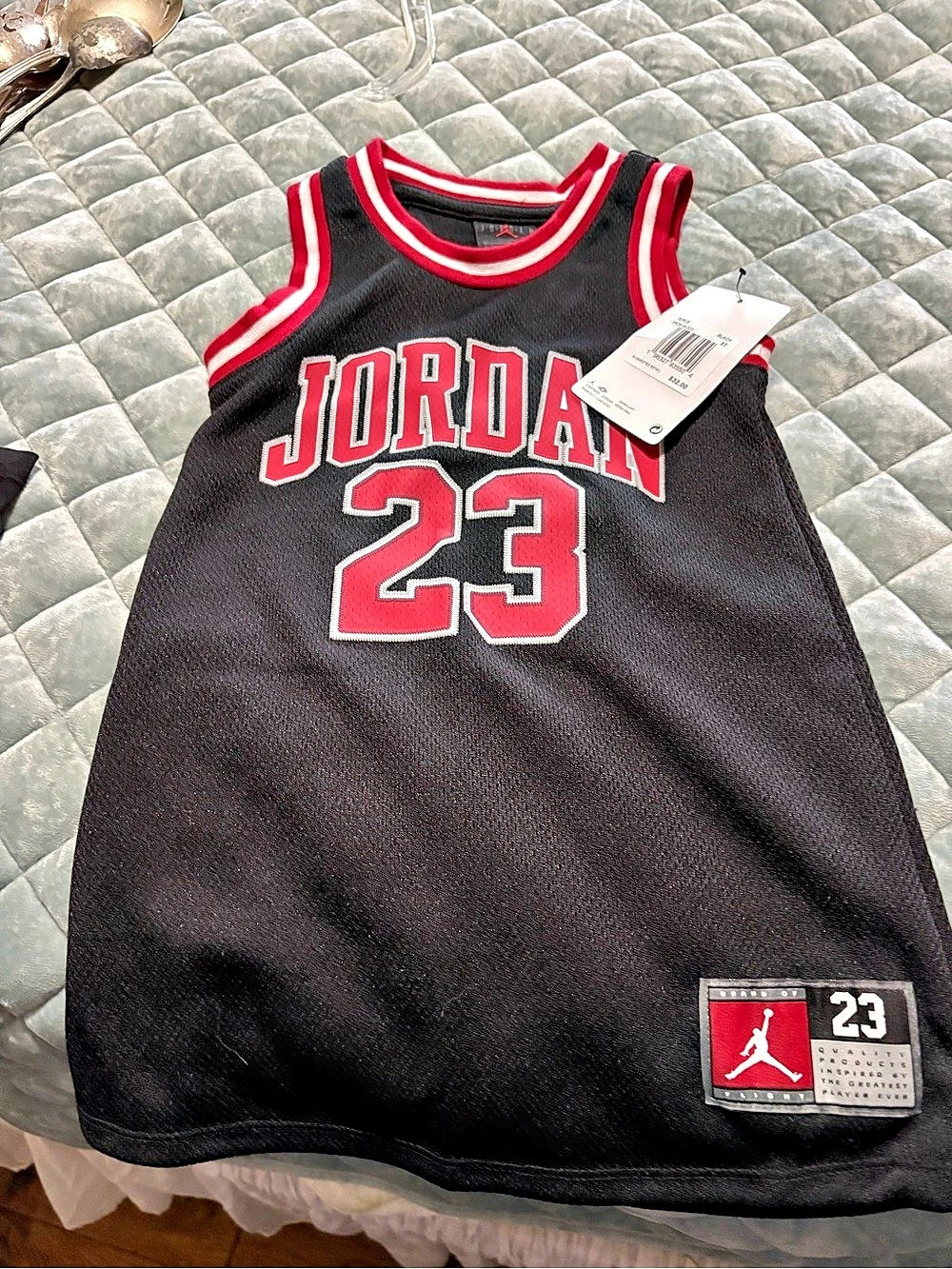 Jordan 23 Basketball Jersey Basketball Jersey in Black & Red Boys 3T NWT